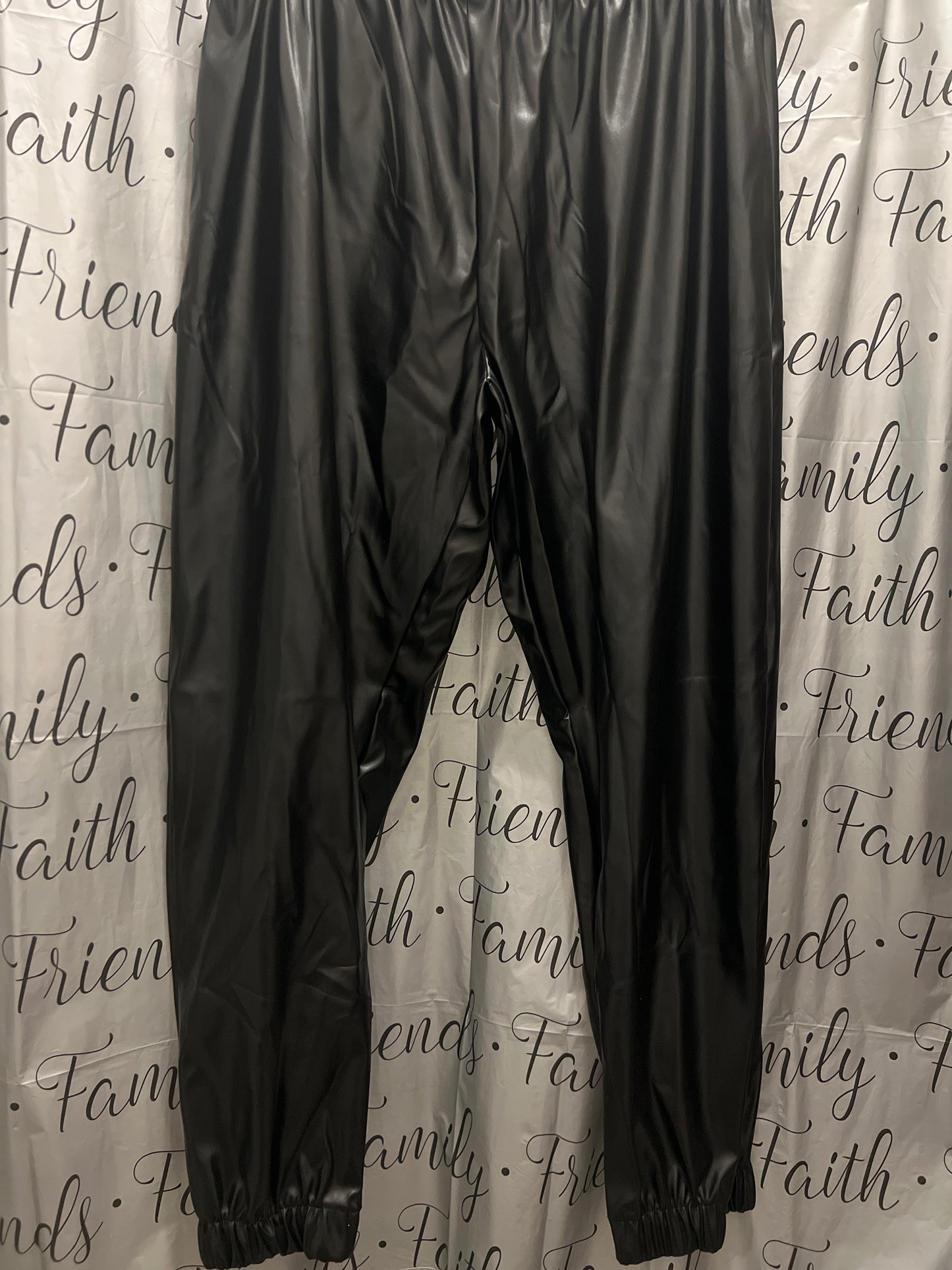 Faux leather joggers (plus)