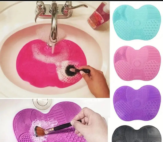 Mini silicone brush cleaner